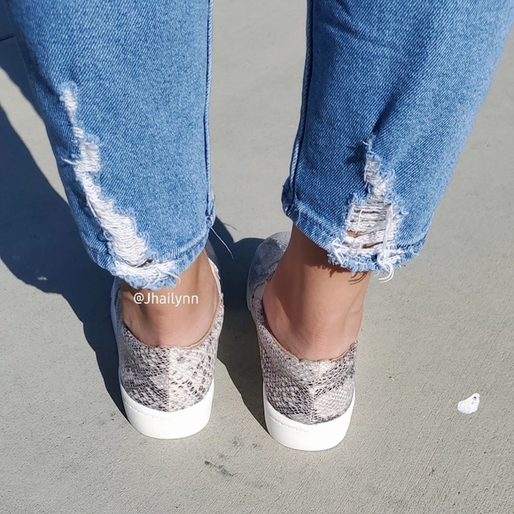 Lt Grey Snake skin Slip on sneaker - Picture 7 of 8